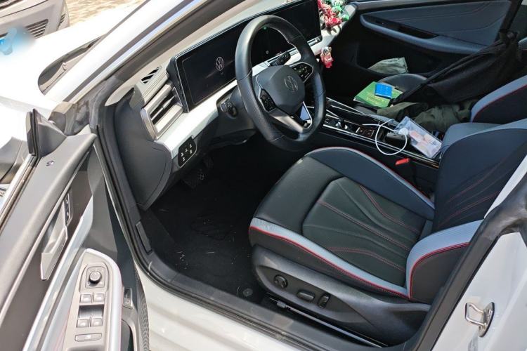 Used Volkswagen Lamando 2022 Lavida L 280TSI DSG Cool & Spicy Edition Driver Seat