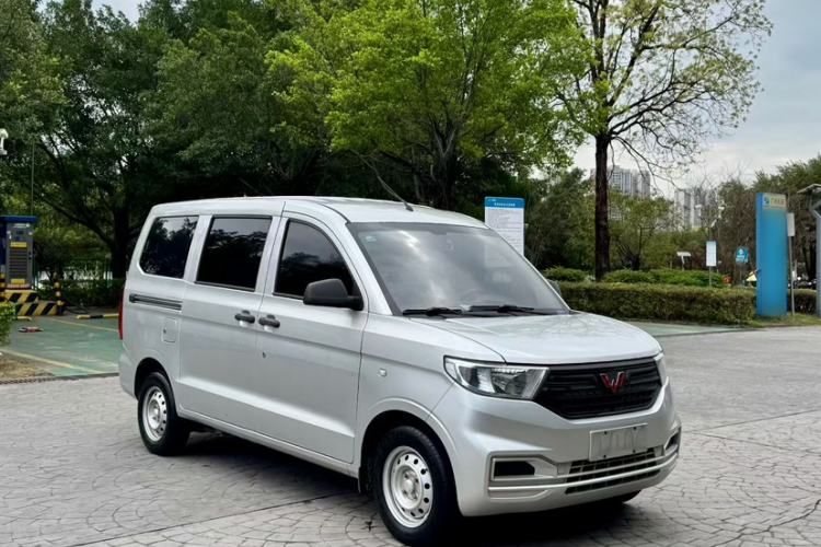Used Wuling Hongguang V 2019 1.5L Jingqu Version China VI LAR
