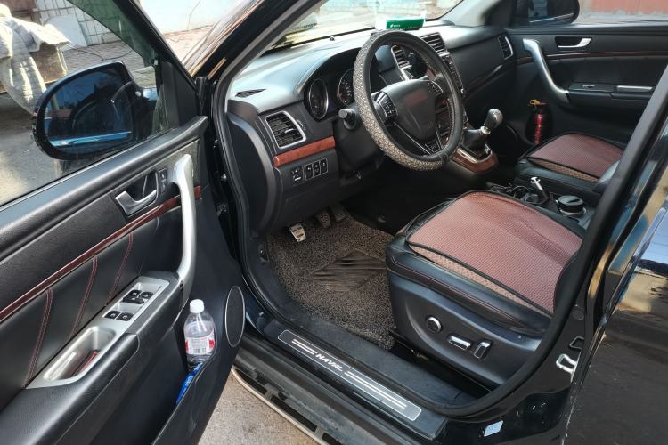 Used Haval H6 2015 Revised Version Sport Edition 1.5T Manual Transmission Two-Wheel Drive Elite Grade

