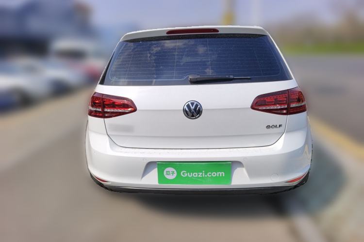 Used Volkswagen Golf 2017 1.6L Automatic Comfort Million-Vehicle Anniversary Edition
