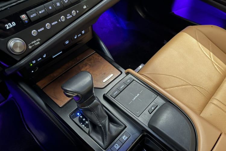 Used Lexus ES 2021 300h Premium Edition
