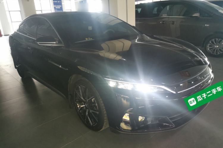 Used BYD Han 2025 DM-i 125KM Prestige Model Front Right 45 Deg