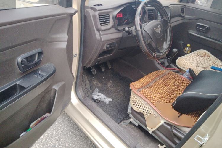 Used Wuling Hongguang V 2019 1.5L Jingqu Version China VI LAR
