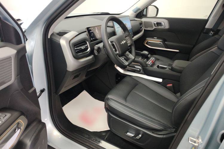 Used Formula Leopard Titanium 3 2025 501 km All-Wheel Drive Intelligent Driving Max Edition