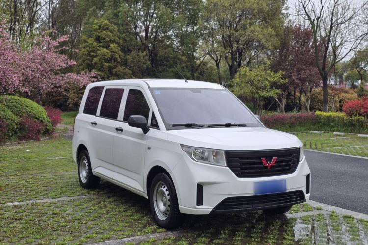 Used Wuling Hongguang PLUS 2020 1.5L Manual Standard Edition 7-Seater
