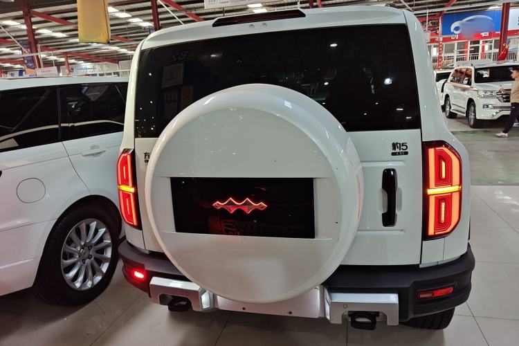 Used Formula Leopard 5 2023 Explore Edition