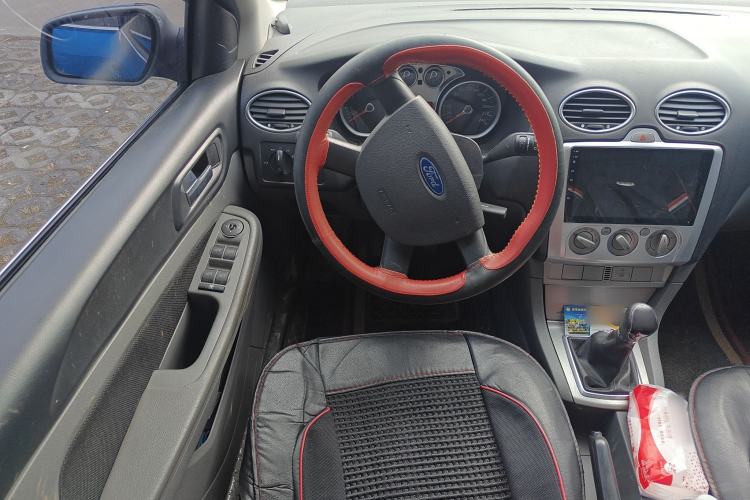 Used Ford Focus 2011 Hatchback 1.8L Manual Classic Model
