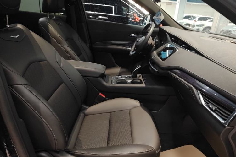 Used Cadillac XT4 2020 Revised Version 28T Two-Wheel Drive Tech Edition Right Front Seat