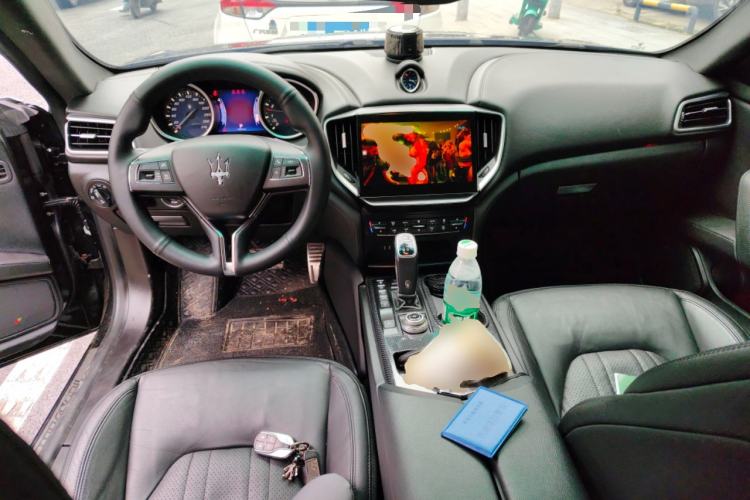 Used Maserati Ghibli 2014 3.0T Standard Edition Center Console