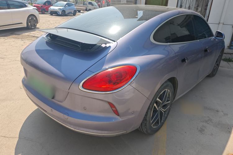 Used ORA Lightning Cat 2022 555 km Luxury Edition Rear Right 45 Deg