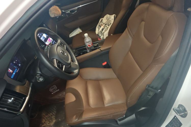 Used Volvo V90 2023 Cross Country B5 AWD Smart Range Edition
