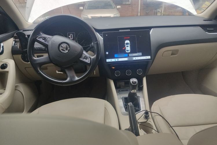 Used Skoda Octavia 2015 1.6L Manual Yijun Edition
