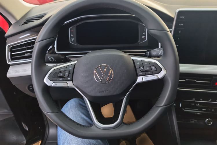 Used Volkswagen Tiguan L 2025 Model, Outstanding Version, 300TSI Automatic Two-Wheel Drive Longteng Edition