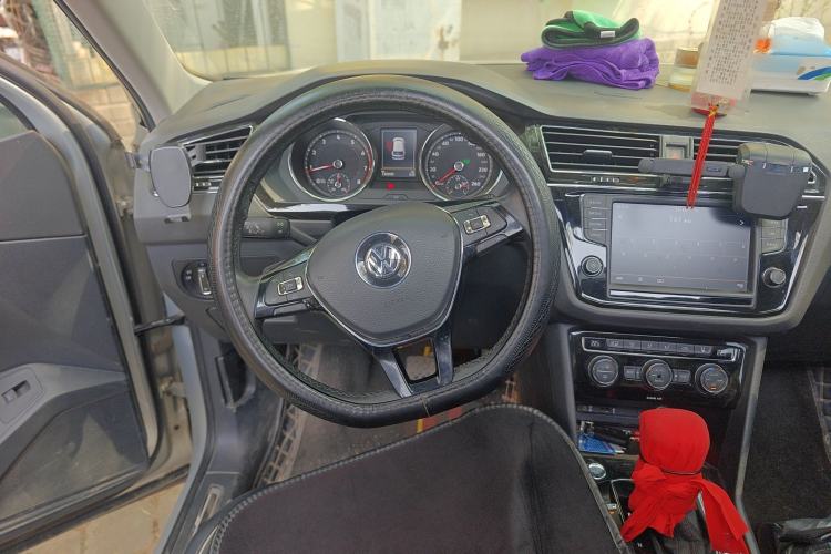 Used Volkswagen Tiguan L 2017 380TSI Automatic All-Wheel-Drive Flagship Edition Steering Wheel