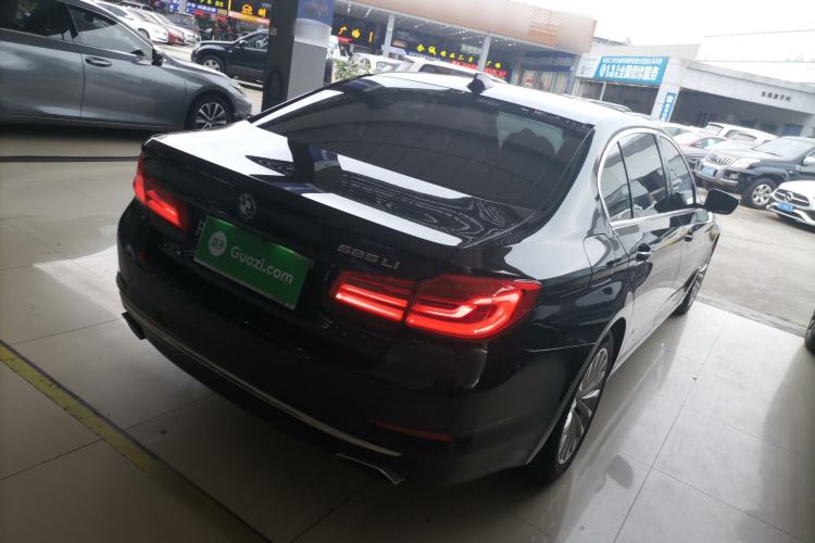 Used BMW 5 Series 2019 Facelifted 525Li Luxury Package Rear Right 45 Deg