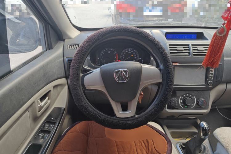 Used BAIC Weiwang M20 2014 1.5L practical type BJ415A Steering Wheel