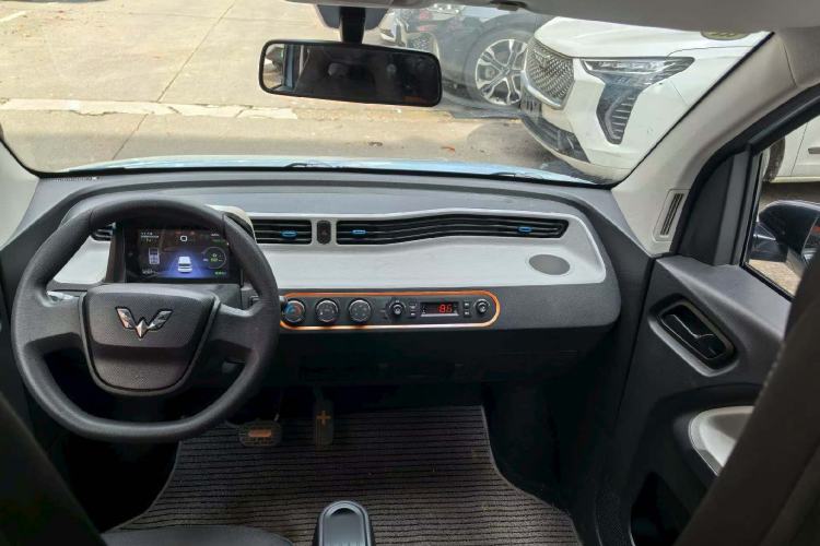 Used Wuling Hongguang MINIEV 2021 Macaron Fashion Model Lithium Iron Phosphate Interior 4