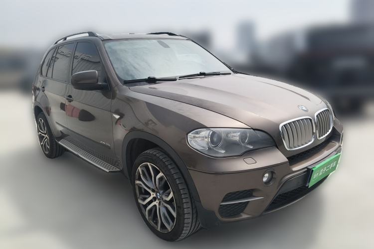 Used BMW X5 2013 xDrive35i Leading Model Front Right 45 Deg