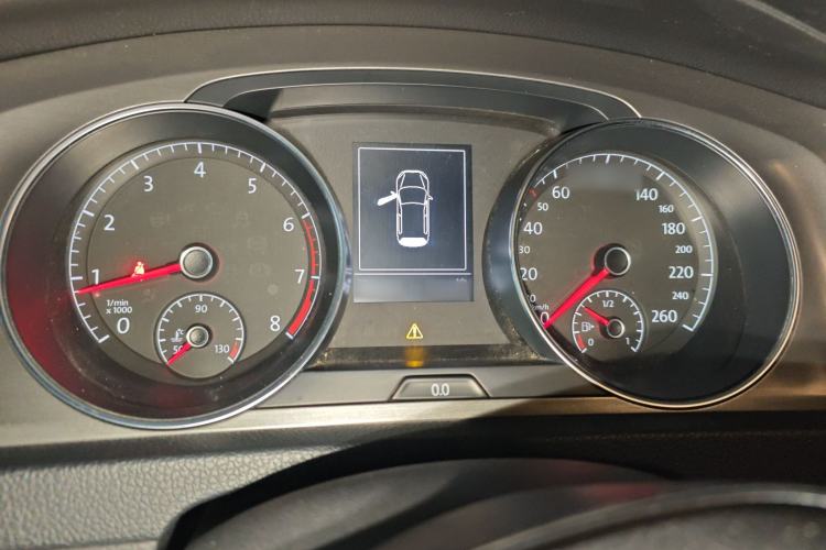 Used Volkswagen Golf 2016 230TSI Automatic Comfort Version
