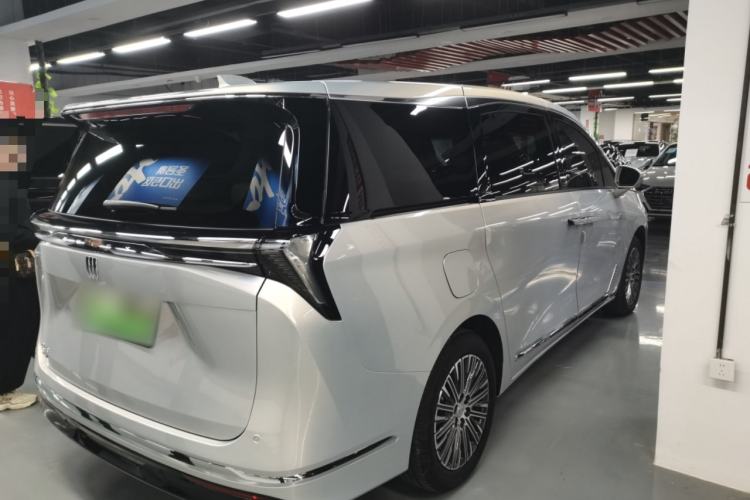 Used Buick GL8 New Energy 2024 Lu Zun Deluxe Edition 7-Seater Rear Right 45 Deg