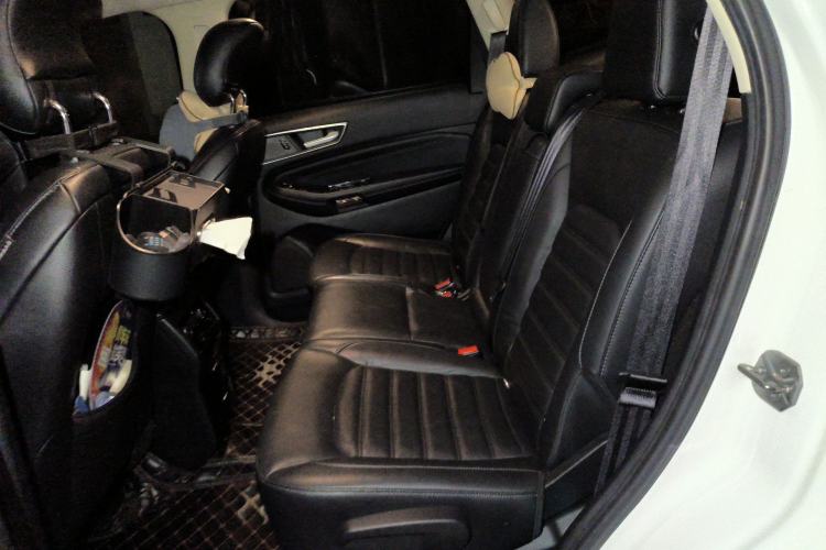 Used Ford Edge 2016 EcoBoost 245 Two-Wheel-Drive Titanium 7-Seater
