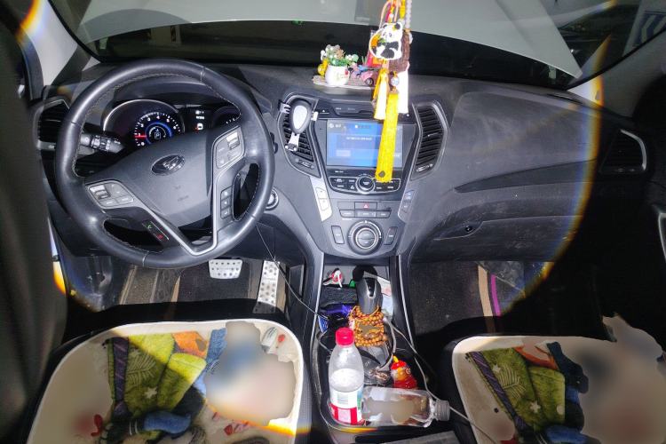 Used Hyundai Santa Fe 2015 2.4L Automatic Two-Wheel Drive Smart Version 5 Seats