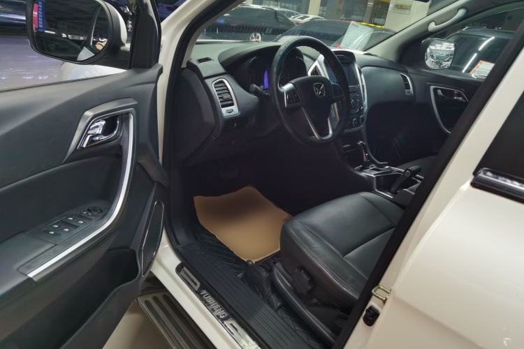 Used JMC Yusheng S350 2013 2.4T Automatic 2WD Diesel Luxury 7-Seater Driver Seat