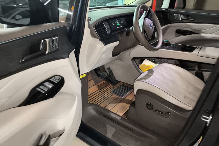 Used Denza D9 2022 DM-i 970 Four-Wheel Drive Flagship Model Driver Seat