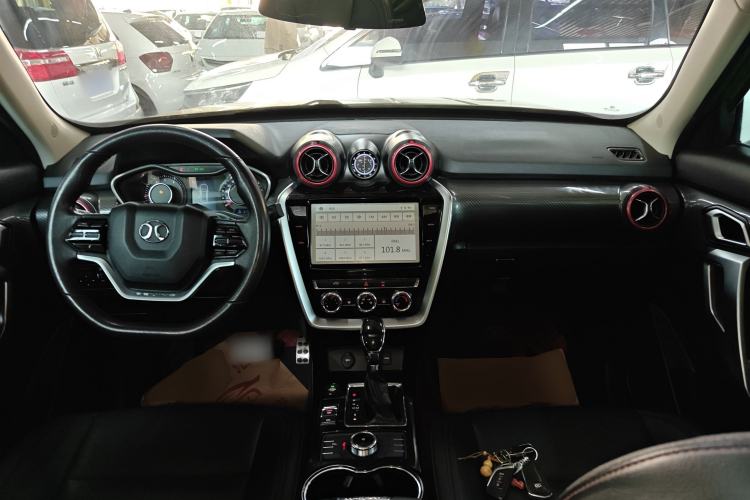 Used BAIC Off-Road BJ20 2016 1.5T CVT Luxury Model Center Console