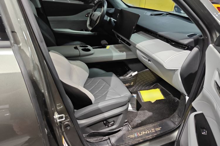 Used CHANGAN UNI-Z New Energy 2024 Blue Whale Smart Electric iDD 125km Excellence Model Right Front Seat