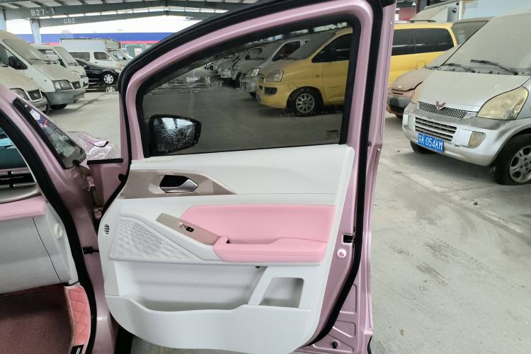 Used Geometry E Firefly 2023 401 km Super-Liked Special Edition 5 Seats
