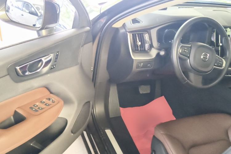 Used Volvo XC60 2020 T5 4x4 Zhiyi Luxury Edition
