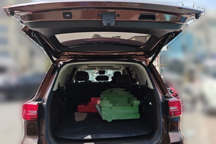 Used Roewe RX8 2018 30T Smart Connectivity Two-Wheel Drive Supreme Edition Trunk