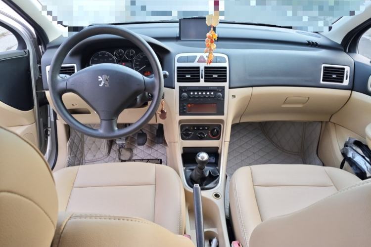 Used Peugeot 307 2010 Sedan 1.6L Manual Comfort Edition Center Console