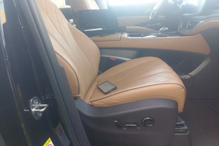 Used Denza D9 2024 DM-i 980 Four-Wheel Drive Flagship Model