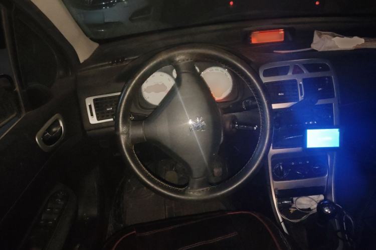 Used Peugeot 307 2010 Sedan 1.6L Manual Comfort Edition
