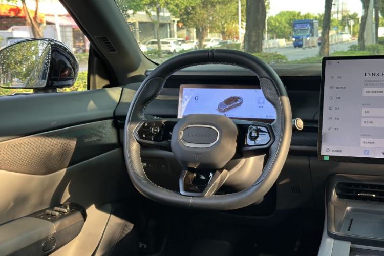 Used Lynk & Co 07 2024 EM-P 126 Long-Range Halo