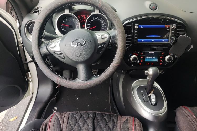 Used Infiniti ESQ 2014 1.6L Spontaneous Edition Steering Wheel