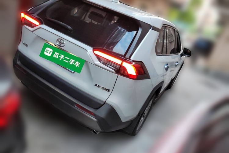 Used Toyota RAV4 2021 2.0L CVT Two-Wheel Drive Fashion Edition