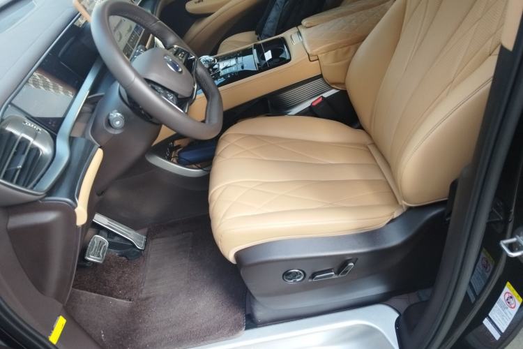 Used Denza D9 2025 DM-i Intelligent Drive 1020 Four-Wheel Drive Flagship Model