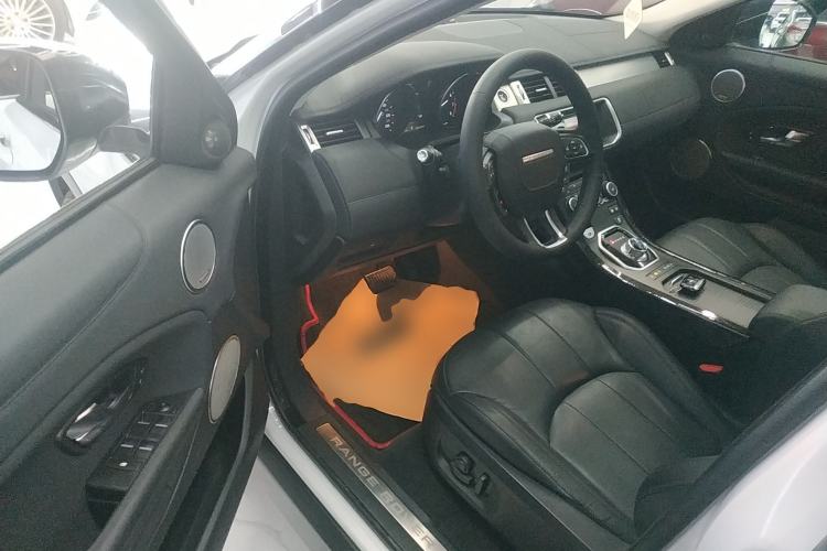 Used Land Rover Range Evoque 2018 240 PS SE Smart Brilliance Edition Driver Seat