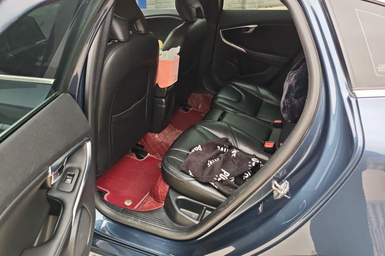 Used Volvo V40 2017 T3 Zhiya Edition
