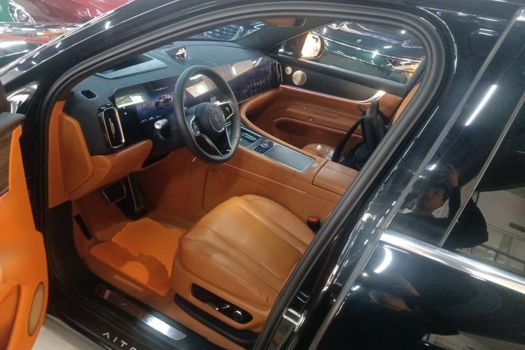 Used Hima AITO M9 2024 Range-Extended Ultra Version 42 kWh 6-Seater Model
