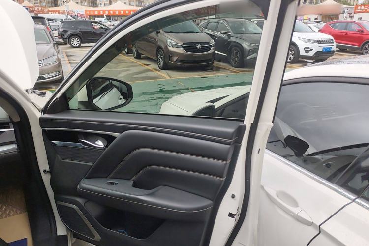 Used Venucia Star 2021 260T Automatic 48V Mild Hybrid Turbocharged Star Achieve Edition