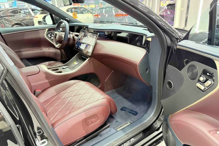 Used Avatr 11 2025 Night Rider Edition