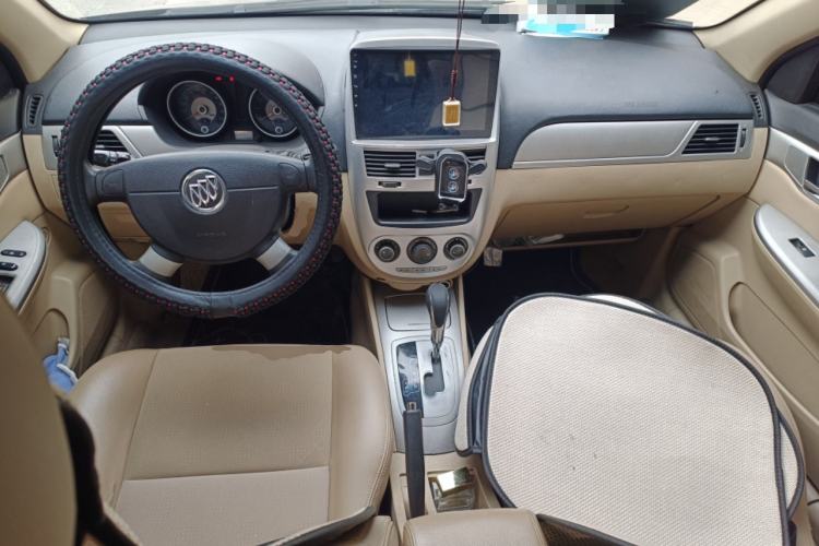 Used Buick Excelle 2013 1.5L Automatic Classic Model Center Console