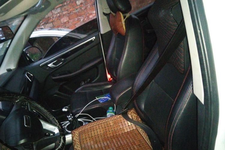 Used Zotye Domy X5 2015 1.5T Manual Luxury Version China IV Standard
