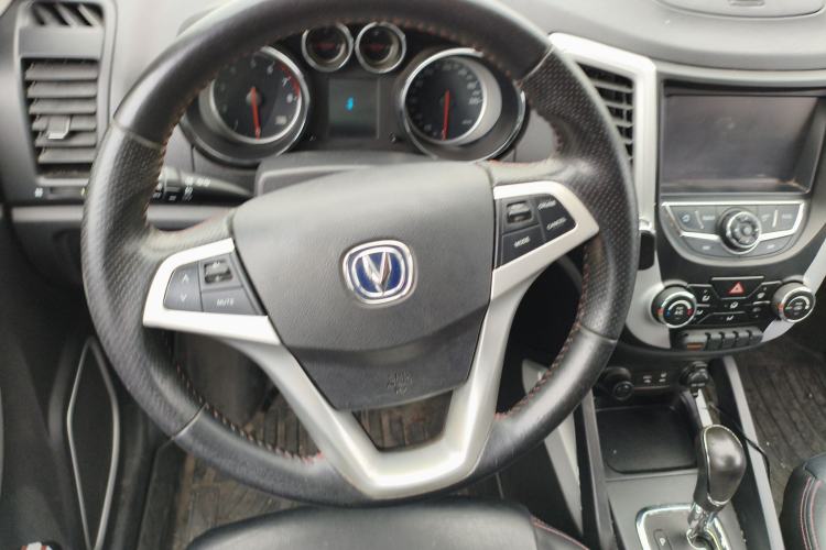 Used CHANGAN CS35 2015 1.6L Automatic Luxury Model China V Standard Steering Wheel