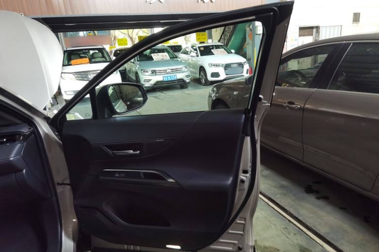 Used Toyota Venza 2022 2.0L CVT Two-Wheel Drive Prestige Edition