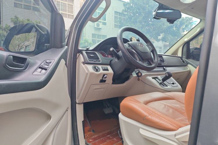 Used SAIC MAXUS G10 2015 2.0T Automatic Anniversary Edition Driver Seat